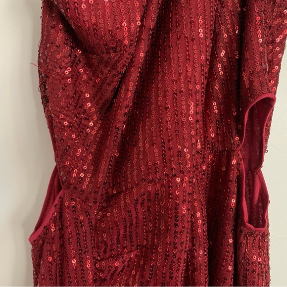 Gorgeous Open side Slit Sequence Dress - Picture 8 of 8